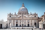 Der Petersdom im Vatikan Symbol der Kirche für die ganze christliche Welt