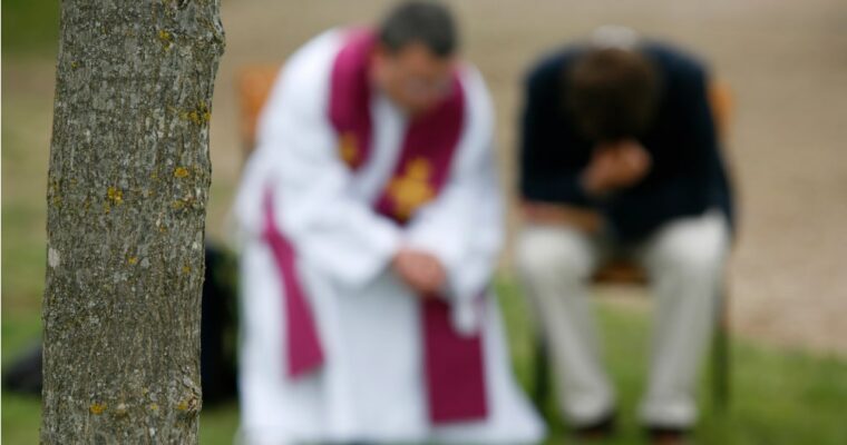 Lässige Sünden: Was sie sind und welche Unterschiede sie zu Todsünden haben